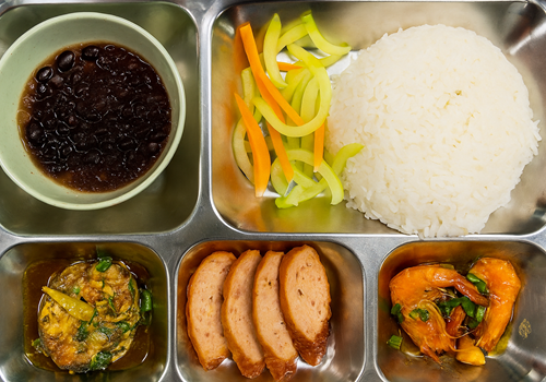 DỊCH VỤ SUẤT ĂN CÔNG NGHIỆP TẠI CĂN TIN TRƯỜNG HỌC VÀ NHÀ MÁY – LARI ĐÁP ỨNG ĐÚNG NHU CẦU